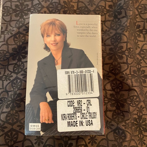 Nora Roberts Circle Trilogy - Picture 2 of 2